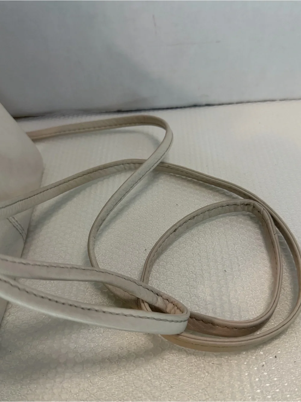 HOBO Cream Leather Wristlet Clutch - Stylish Everyday Carry